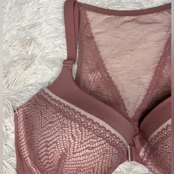 Victoria’s Secret front close bra 36DD - Picture 3 of 16